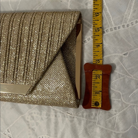 Elegant Gold Tone Clutch Bag - Picture 3 of 8